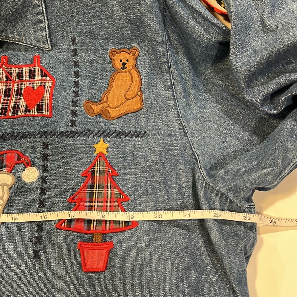Karen Scott‎ - 100% cotton, Blue Denim Shirt with Festive Patches - Picture 6 of 7